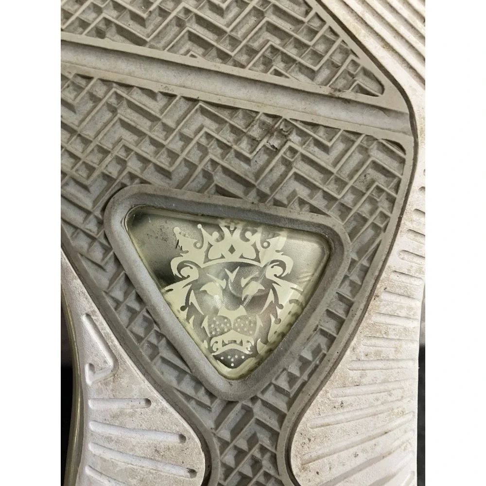 Nike Lebron 8 Low Wolf Grey/Metallic Sneaker Size 7.5 Basketball 456849 002‎